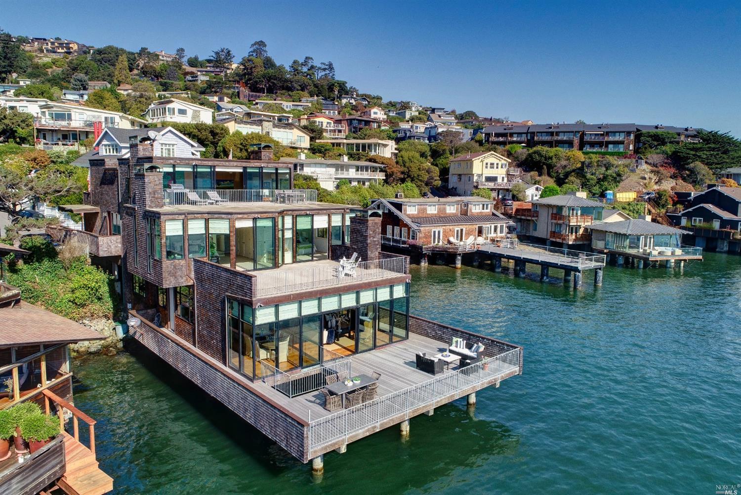 25 Awe-Inspiring Homes for Sale in California Right Now