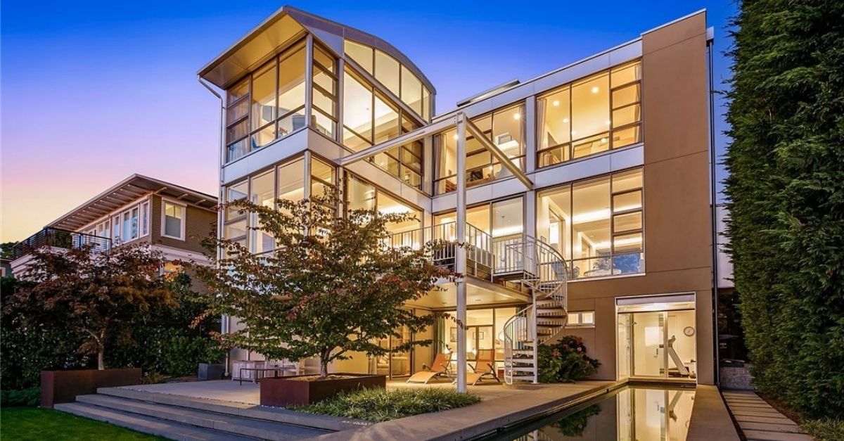 1521 7th Ave W in Seattle, WA