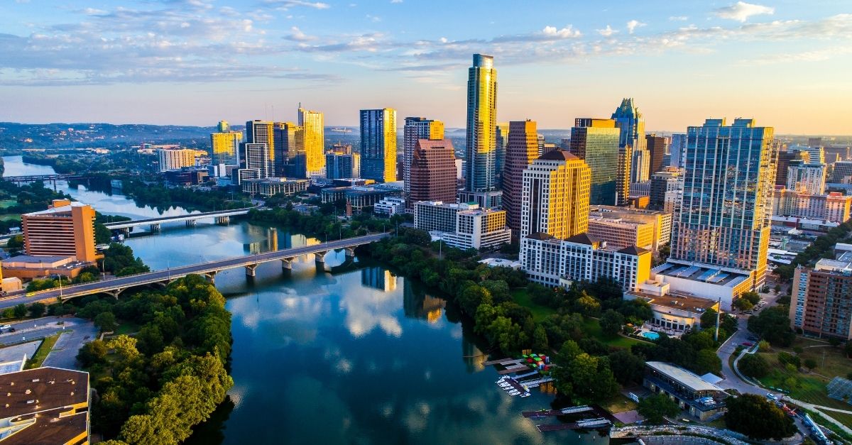 reasons to move to austin texas vibrant city life