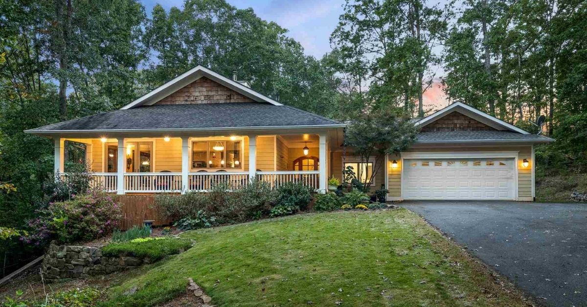 Craftsman Style Homes for Sale in Greater Atlanta Right Now