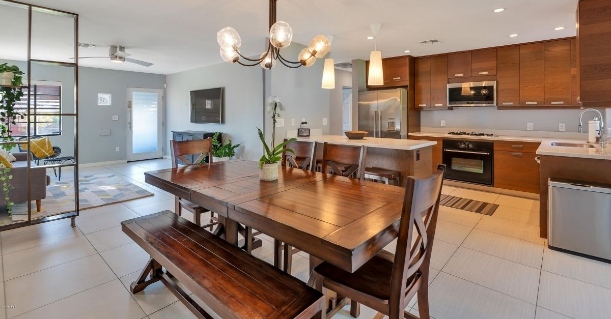 1520 W BERRIDGE Lane in Phoenix, AZ