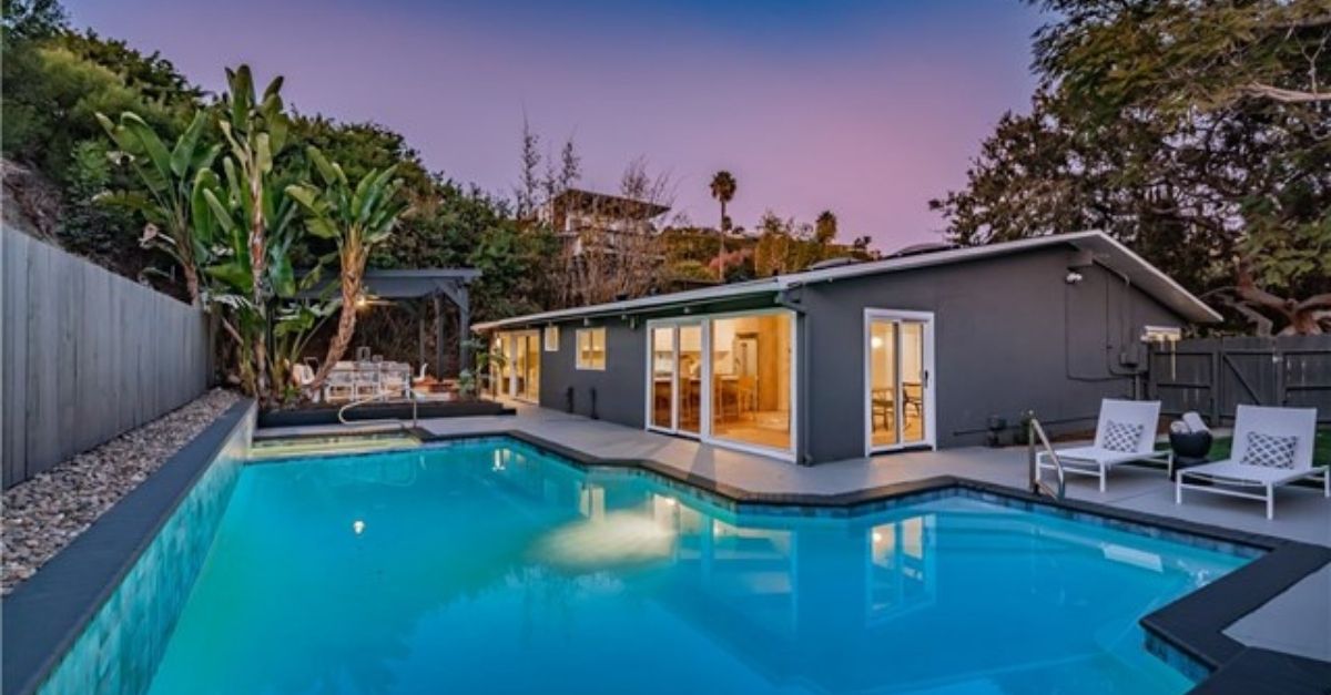 4922 Pacifica Drive in San Diego, CA exterior pool mid century modern