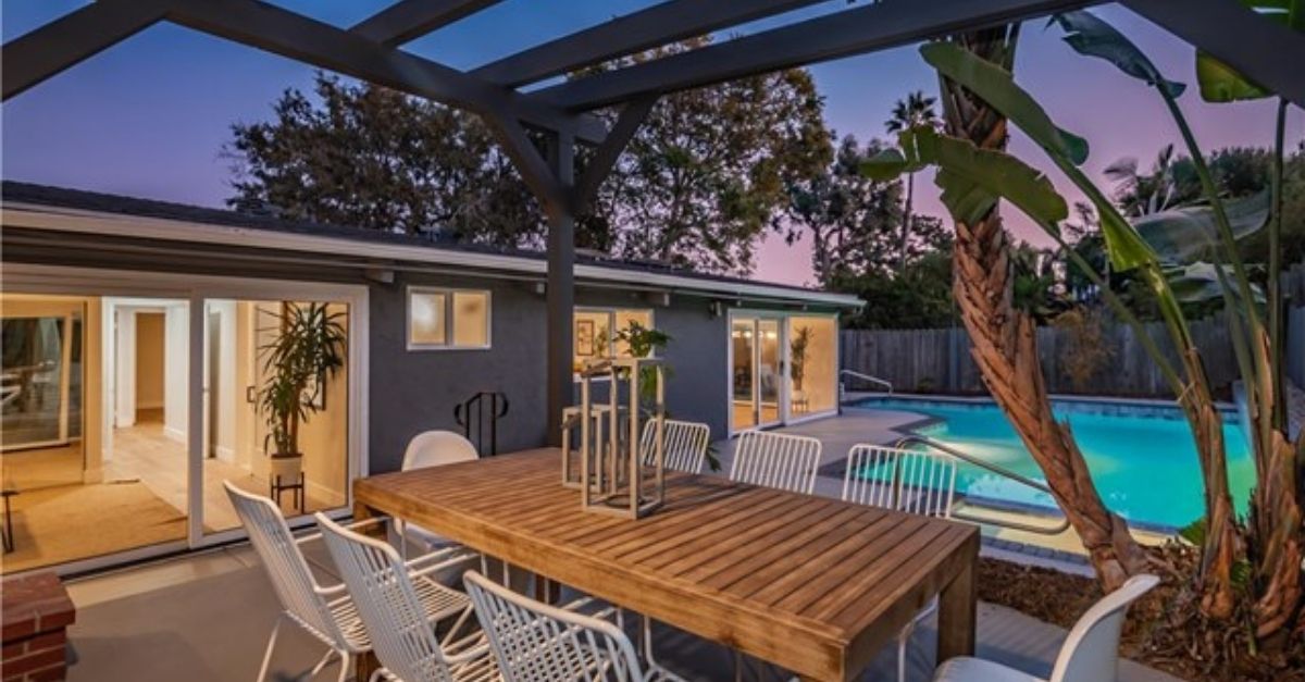 4922 Pacifica Drive in San Diego, CA