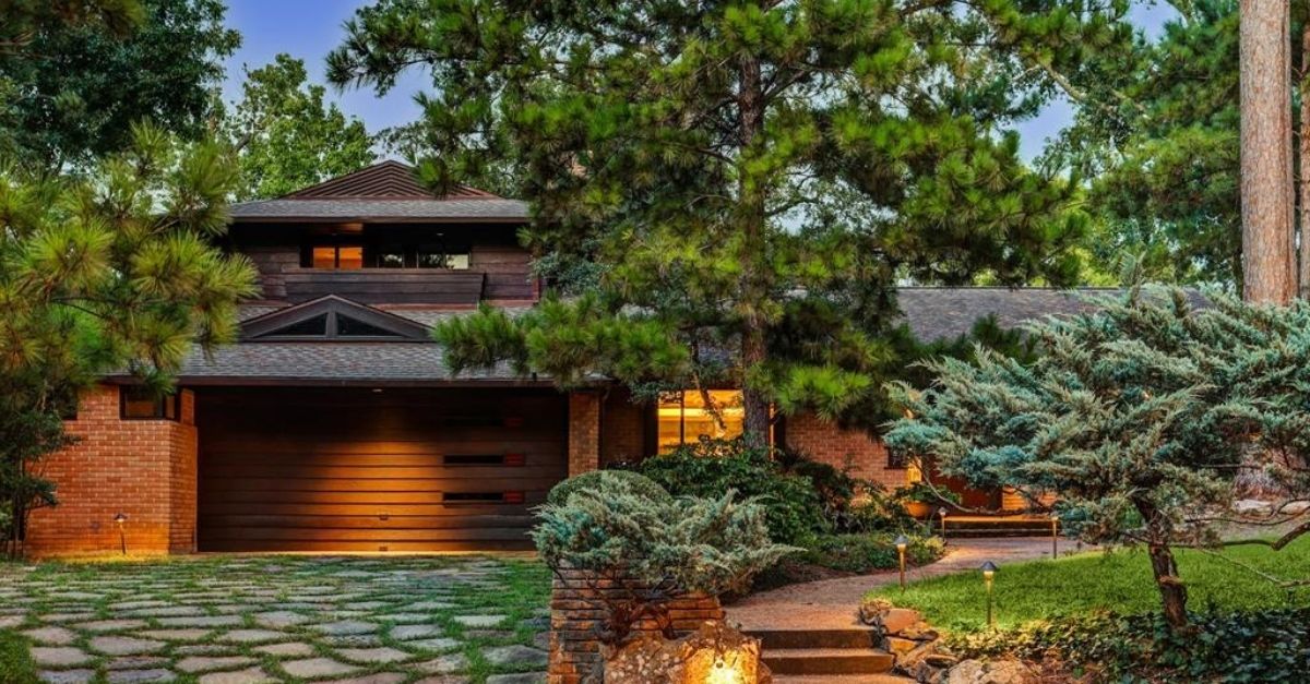 67 Tiel Way in Houston, TX