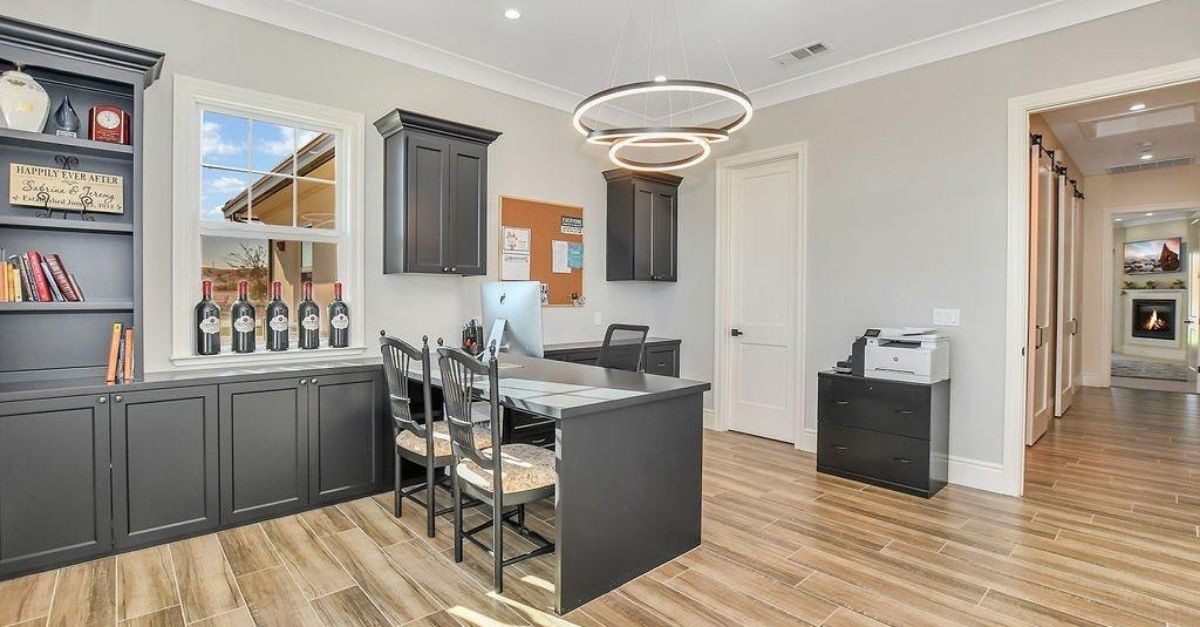 1751 Orchard Lane in Brentwood, California office