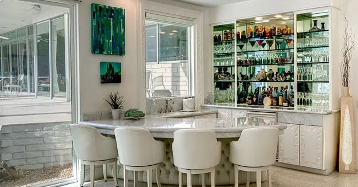 511 W Chino Canyon Road, Palm Springs, CA 92262 bar