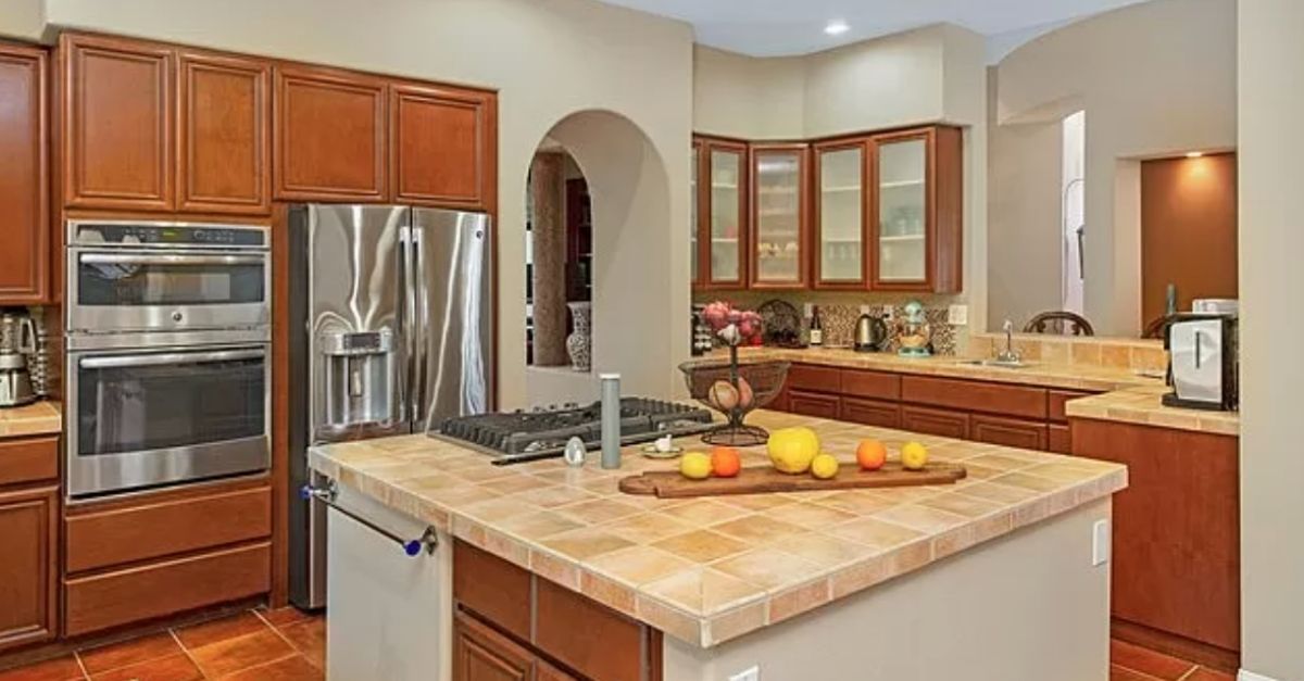 1302 Colony Way, Palm Springs, CA 92262 kitchen