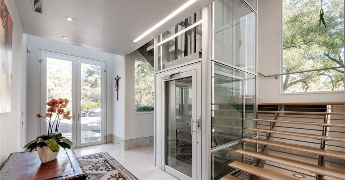 23 W Rivercrest Drive in Houston, Texas contemporary home for sale