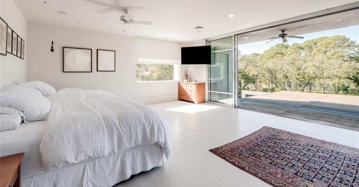 23 W Rivercrest Drive in Houston, Texas contemporary home for sale