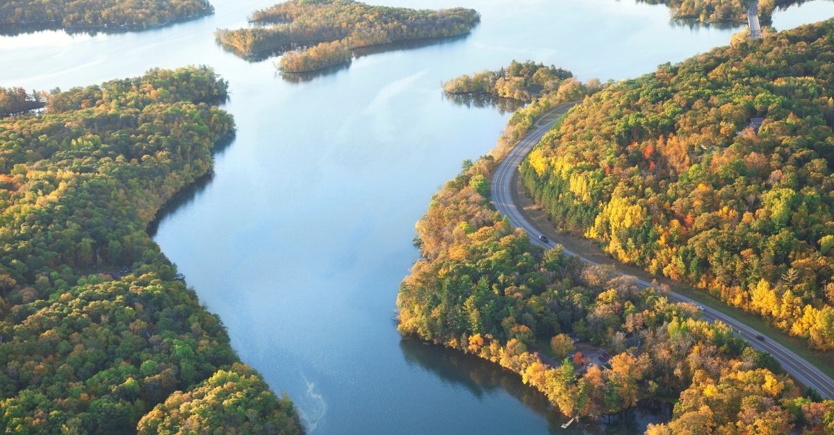 Image of the Mississippi river with sun streaming across