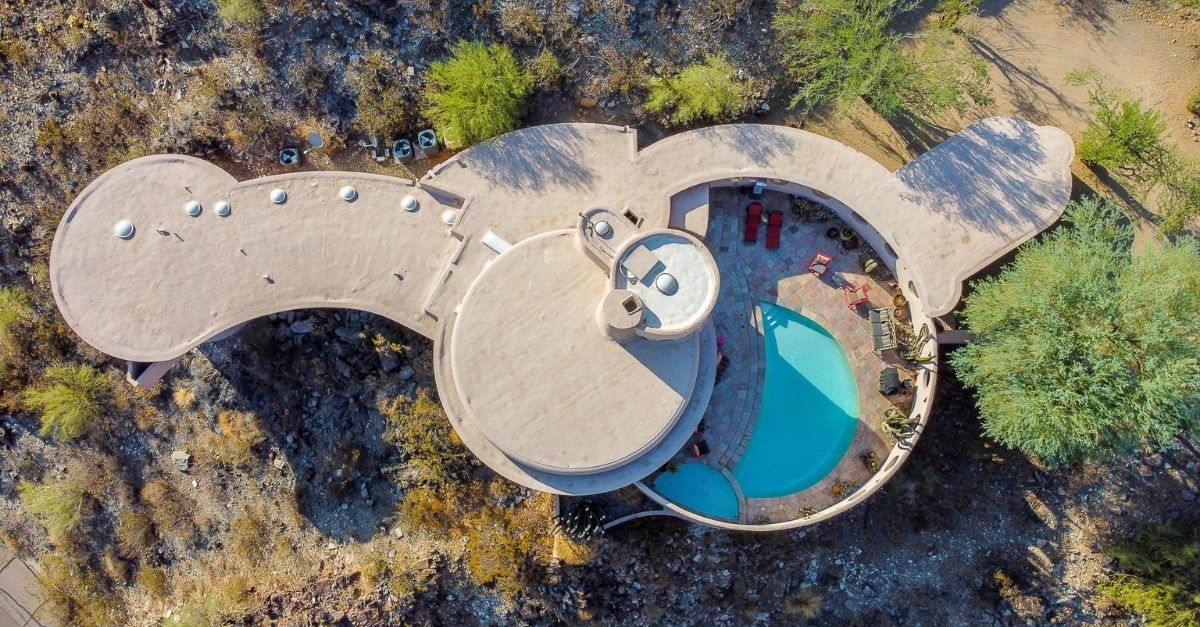 Aerial photo of the Circular Sun House in Phoenix, Arizona