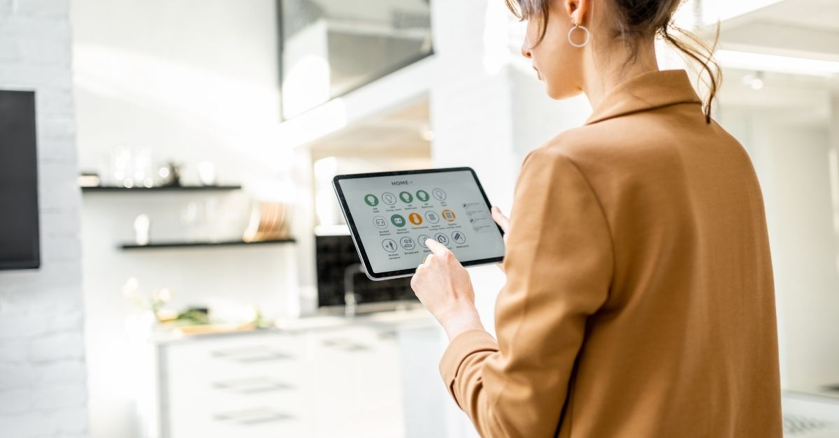 Smart home tablet control